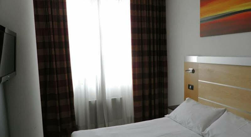 Sotel Nomentana Roma Kültér fotó